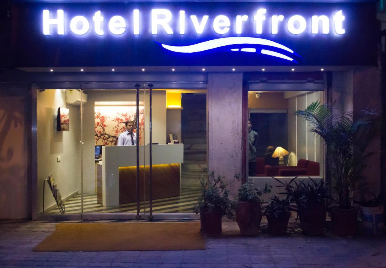 Hotel Riverfront Ahmedabad Exterior photo
