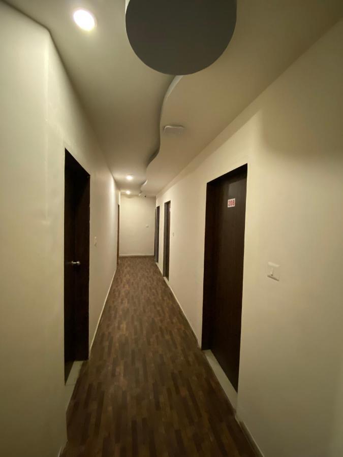 Hotel Riverfront Ahmedabad Exterior photo